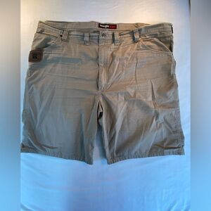 Wrangler Riggs Workwear Men’s 48 Khaki Tan Lightweight Cargo Shorts